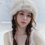 Yunjin LE SSERAFIM Antifragile Teaser - Frozen Aquamarine Yunjin LE SSERAFIM Antifragile Teaser Frozen Aquamarine