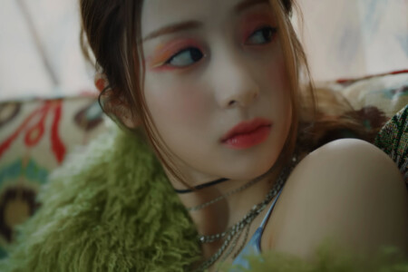 LE SSERAFIM Yunjin Antifragile LE SSERAFIM Yunjin Antifragile