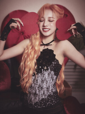 (G)I-DLE Yuqi I Love Concept (G)I-DLE Yuqi I Love Concept