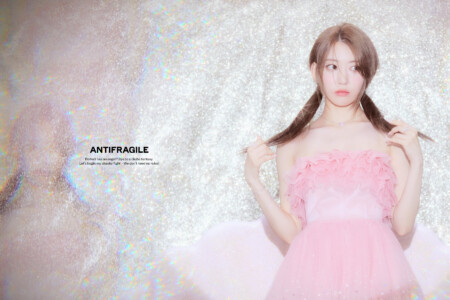 LE SSERAFIM Sakura Antifragile Teaser - Iridescent Opal Ver. LE SSERAFIM Sakura Antifragile Teaser - Iridescent Opal Ver.