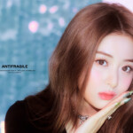 LE SSERAFIM Yunjin Antifragile Teaser - Iridescent Opal Ver. LE SSERAFIM Yunjin Antifragile Teaser - Iridescent Opal Ver.