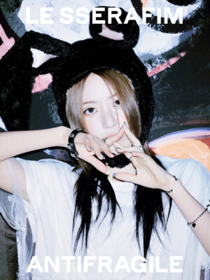 Sakura LE SSERAFIM Antifragile Teaser - Midnight Onyx Sakura LE SSERAFIM Antifragile Teaser - Midnight Onyx