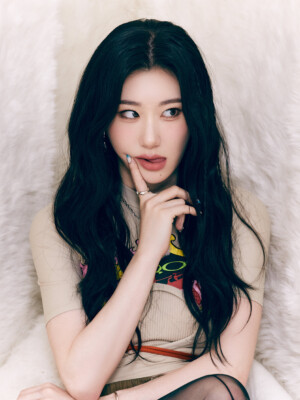 ITZY Chaeryeong Cheshire Concept ITZY Chaeryeong Cheshire Concept