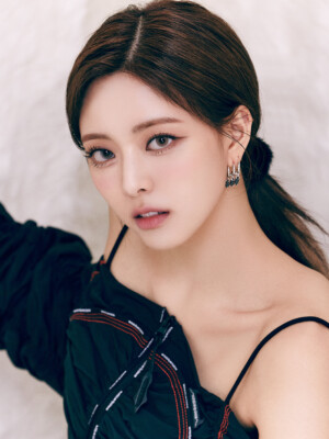 ITZY Yuna Cheshire Concept ITZY Yuna Cheshire Concept
