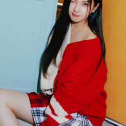 Bae NMIXX Funky Glitter Christmas Teaser 1 Bae NMIXX Funky Glitter Christmas Teaser 1