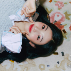 Jinni NMIXX Funky Glitter Christmas Teaser 1 Jinni NMIXX Funky Glitter Christmas Teaser 1
