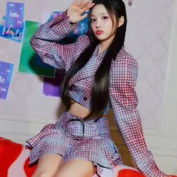 Sullyoon NMIXX Funky Glitter Christmas Teaser 1 Sullyoon NMIXX Funky Glitter Christmas Teaser 1