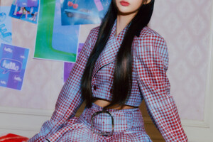 Sullyoon NMIXX Funky Glitter Christmas Teaser 1 Sullyoon NMIXX Funky Glitter Christmas Teaser 1