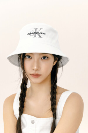 LE SSERAFIM Kazuha Calvin Klein 2023 SS LE SSERAFIM Kazuha Calvin Klein 2023 SS