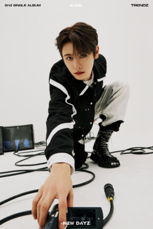Eunil TRENDZ Blue Set Chapter New Dayz Teaser Eunil TRENDZ Blue Set Chapter New Dayz Teaser