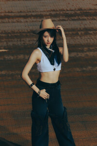 LE SSERAFIM Yunjin UNFORGIVEN Teaser Concept Dusty Amber ver. LE SSERAFIM Yunjin UNFORGIVEN Teaser Concept Dusty Amber ver.