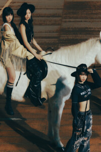 LE SSERAFIM UNFORGIVEN Teaser Concept Dusty Amber ver. Group LE SSERAFIM UNFORGIVEN Teaser Concept Dusty Amber ver. Group