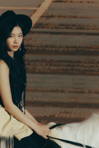 LE SSERAFIM UNFORGIVEN Teaser Concept Dusty Amber ver. Unit LE SSERAFIM UNFORGIVEN Teaser Concept Dusty Amber ver. Unit