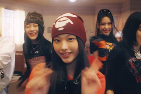 NewJeans Haerin Zero (Coca Cola CF) NewJeans Haerin Zero (Coca Cola CF)