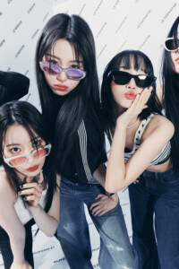 LE SSERAFIM UNFORGIVEN Teaser Concept Dewy Sage ver. Group LE SSERAFIM UNFORGIVEN Teaser Concept Dewy Sage ver. Group