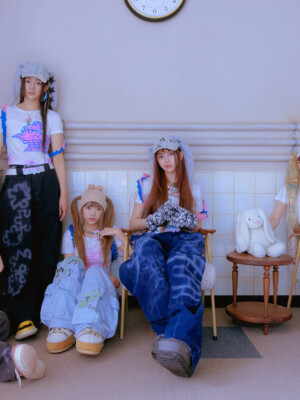 Newjeans OMG Teaser Group Newjeans OMG Teaser Group