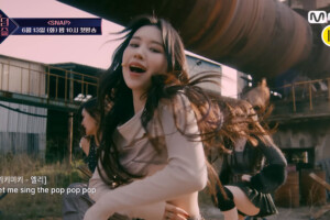 Weki Meki Elly Athena Queendom Puzzle