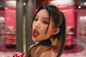 Soyeon (G)I-DLE Queencard Soyeon (G)I-DLE Queencard