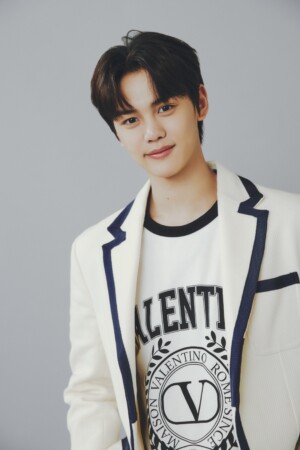 ZEROBASEONE Kim Gyuvin Profile Photo ZEROBASEONE Kim Gyuvin Profile Photo