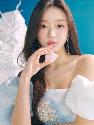 Oh My Girl Yooa Golden Hourglass Concept Oh My Girl Yooa Golden Hourglass Concept