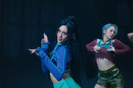 EVERGLOW Aisha Slay EVERGLOW Aisha Slay