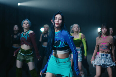 EVERGLOW Aisha Slay EVERGLOW Aisha Slay