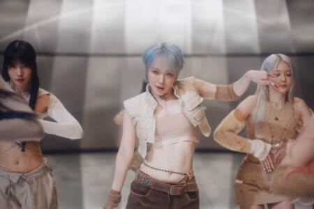 EVERGLOW Mia Slay EVERGLOW Mia Slay