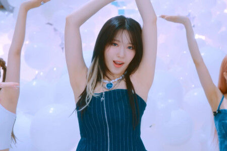 Rocket Punch Suyun Boom