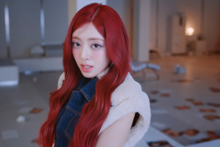 ITZY Yuna Mr. Vampire ITZY Yuna Mr. Vampire