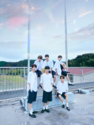 TWS Sparkling Blue Teaser - Sparkling ver. Group