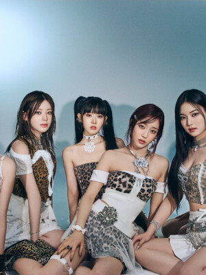 STAYC Metamorphic Teaser Concept Group