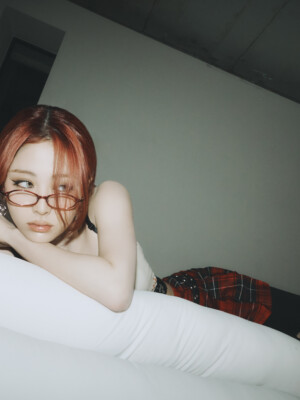 Yunjin LE SSERAFIM Crazy Teaser Concept Compact ver. Yunjin LE SSERAFIM Crazy